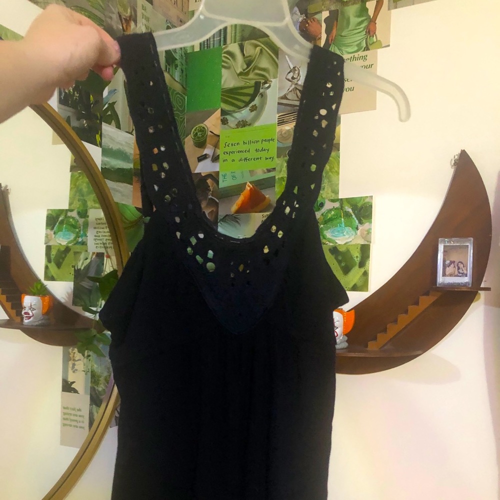 Black sleeveless shirt